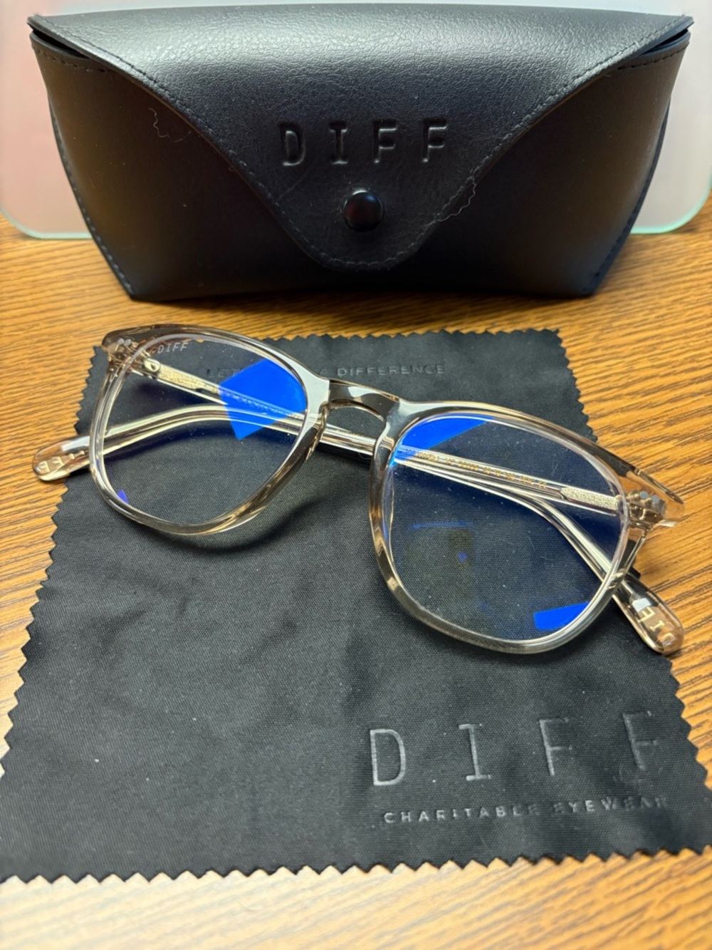 DIFF EYEWEAR MAXWELL BLUE LIGHT GLASSES | VINTAGE CRYSTAL